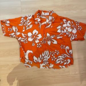 Cropped tropical shirt